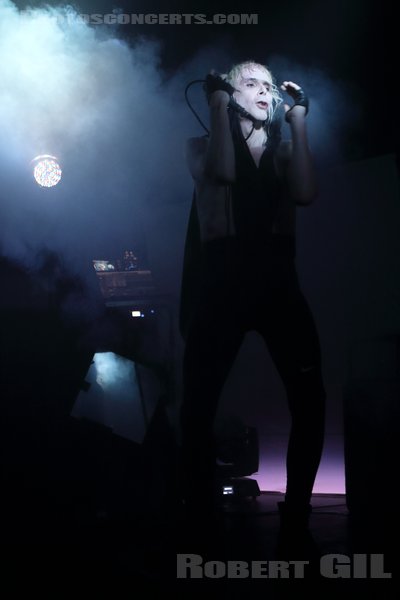 IAMX - 2022-06-10 - PARIS - Petit Bain - 